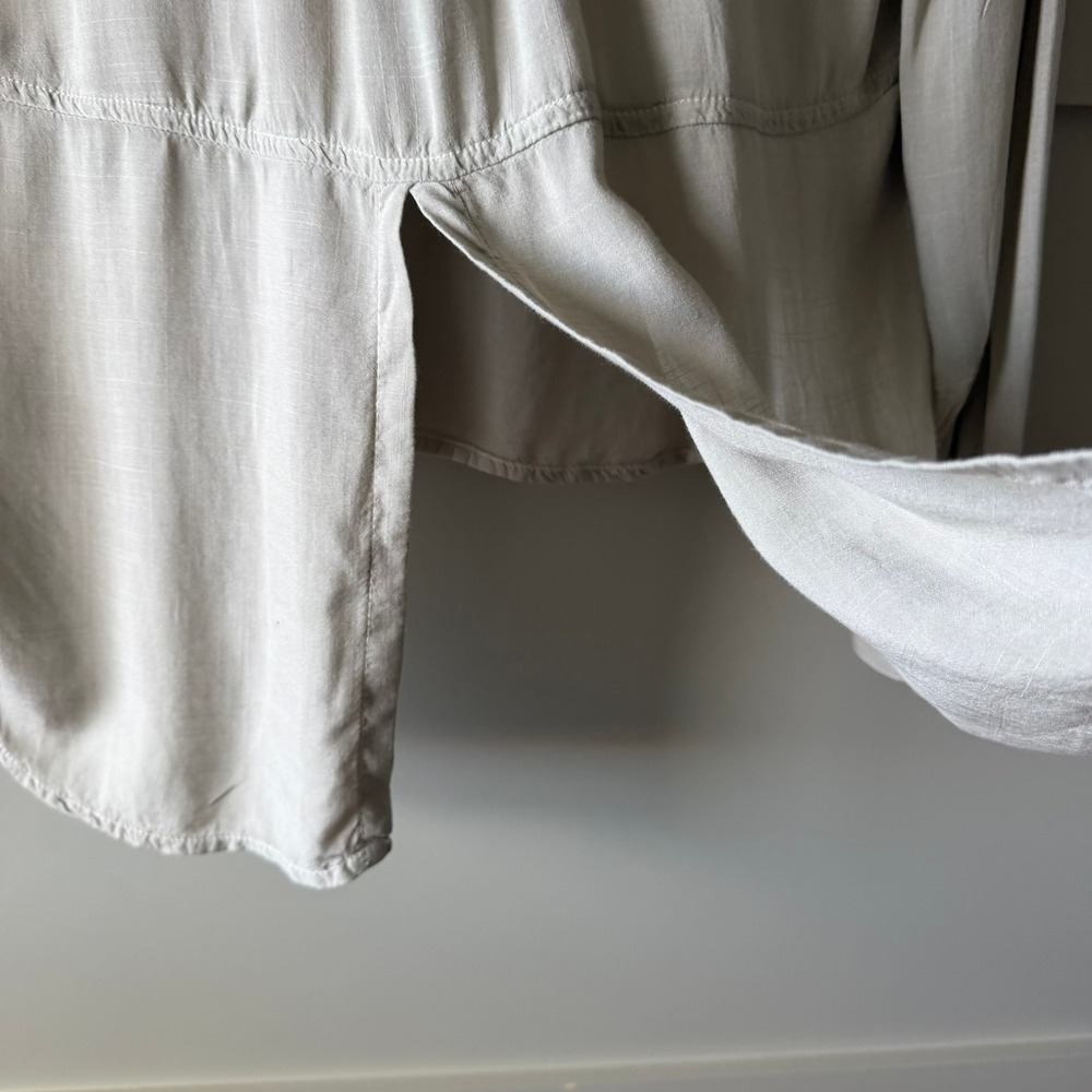Bella Dahl Split Back Button‎ Down Shirt Womens XS Taupe 100% Rayon Made USA - Picture 15 of 16